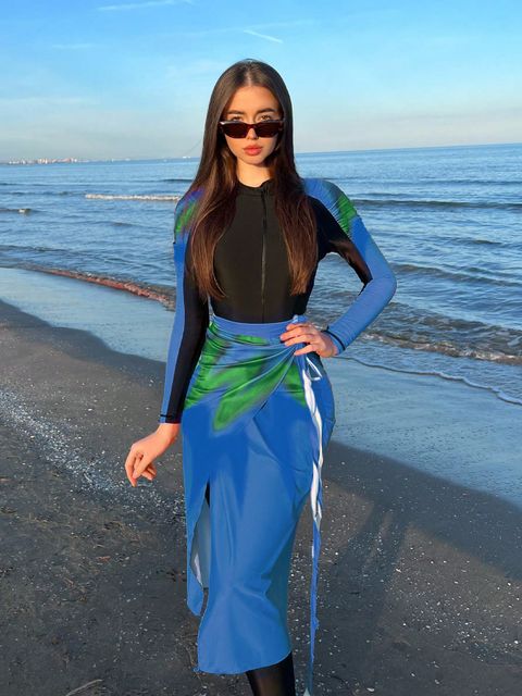 Full Body Colorblock Burkini Swimsuit With Beach Skirt
