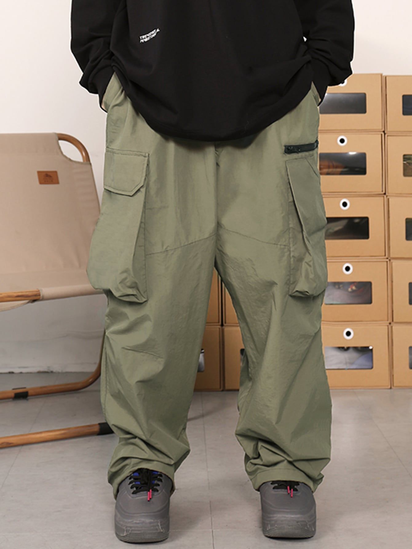 Men Flap Pocket Side Drawstring Waist Cargo Pants